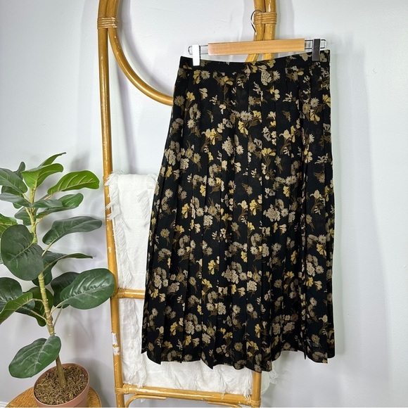 Vintage Burberry Floral Skirt sz 12 - Picture 1 of 7